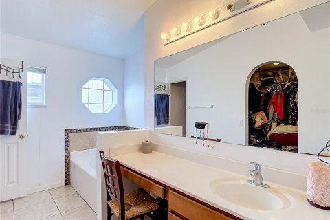 Villa ou maison à vendre à Kissimmee, Floride: 4 chambres, 174.1 m2 № 2437163 - photo 24
