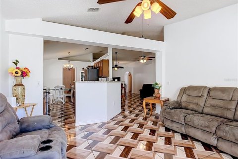 Villa ou maison à vendre à Kissimmee, Floride: 4 chambres, 174.1 m2 № 2437163 - photo 13