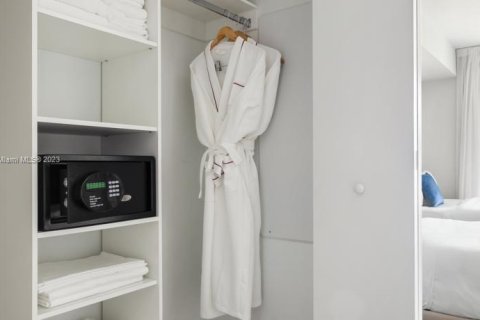 Appartement à louer à Hallandale Beach, Floride: 2 chambres, 95.5 m2 № 1935587 - photo 2