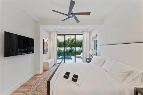 House in West Palm Beach, Florida 4 bedrooms, 428.93 sq.m. № 2158388 - photo 19