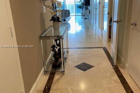 Appartement à louer à Hallandale Beach, Floride: 3 chambres, 145.95 m2 № 2018987 - photo 2