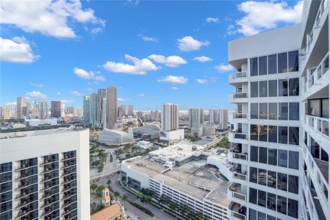 Copropriété à louer à Miami, Floride: 1 chambre, 99.13 m2 № 2434071 - photo 8