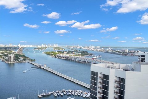 Copropriété à louer à Miami, Floride: 1 chambre, 99.13 m2 № 2434071 - photo 10