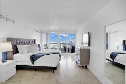Copropriété à louer à Miami, Floride: 1 chambre, 99.13 m2 № 2434071 - photo 12
