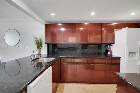 Copropriété à louer à Miami, Floride: 1 chambre, 99.13 m2 № 2434071 - photo 2