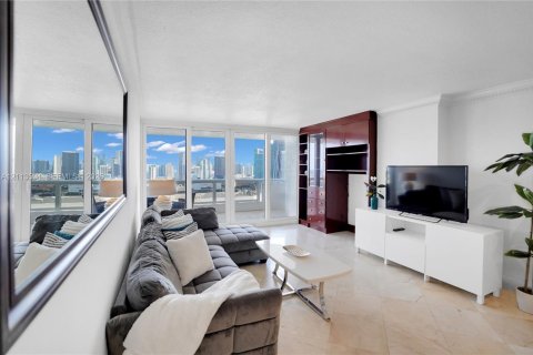 Copropriété à louer à Miami, Floride: 1 chambre, 99.13 m2 № 2434071 - photo 5