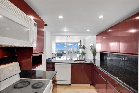 Copropriété à louer à Miami, Floride: 1 chambre, 99.13 m2 № 2434071 - photo 4