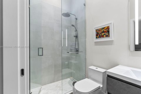 Villa ou maison à vendre à Miami, Floride: 5 chambres, 305.28 m2 № 2003163 - photo 30