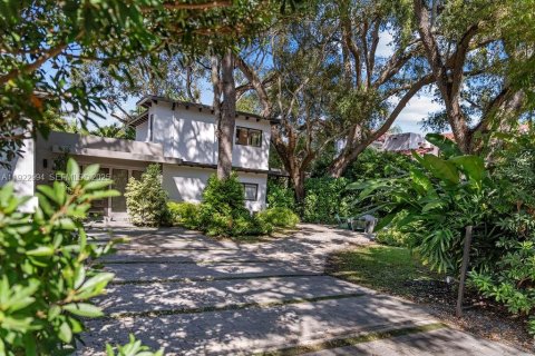 Villa ou maison à vendre à Miami, Floride: 5 chambres, 305.28 m2 № 2003163 - photo 2