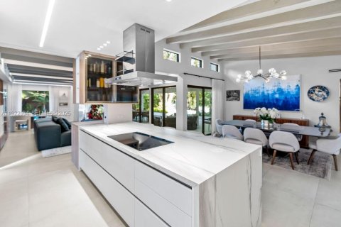 Villa ou maison à vendre à Miami, Floride: 5 chambres, 305.28 m2 № 2003163 - photo 11