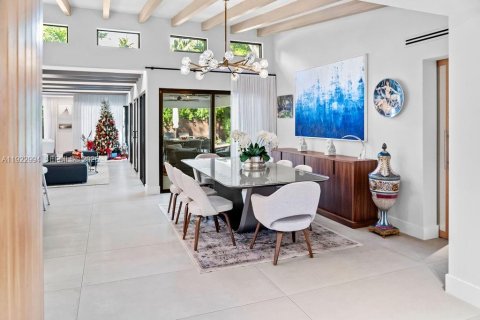 Villa ou maison à vendre à Miami, Floride: 5 chambres, 305.28 m2 № 2003163 - photo 5