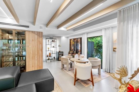 Villa ou maison à vendre à Miami, Floride: 5 chambres, 305.28 m2 № 2003163 - photo 14