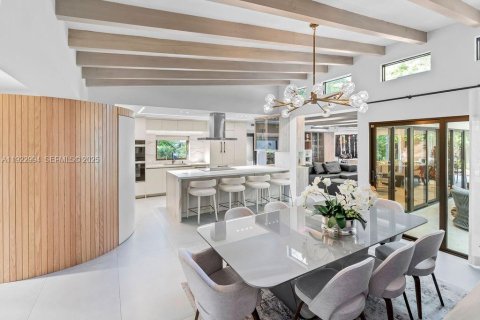 Villa ou maison à vendre à Miami, Floride: 5 chambres, 305.28 m2 № 2003163 - photo 7