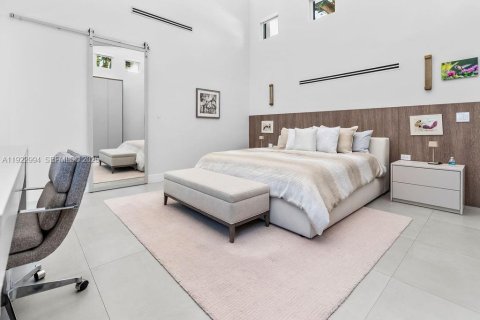 Villa ou maison à vendre à Miami, Floride: 5 chambres, 305.28 m2 № 2003163 - photo 20