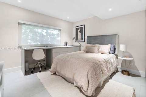 Villa ou maison à vendre à Miami, Floride: 5 chambres, 305.28 m2 № 2003163 - photo 28