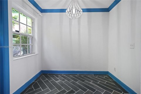 Купить виллу или дом в Майами-Бич, Флорида 1 спальня, 60.39м2, № 1976372 - фото 11