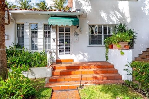 Купить виллу или дом в Майами-Бич, Флорида 1 спальня, 60.39м2, № 1976372 - фото 2