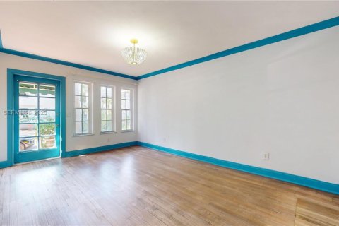 Купить виллу или дом в Майами-Бич, Флорида 1 спальня, 60.39м2, № 1976372 - фото 5