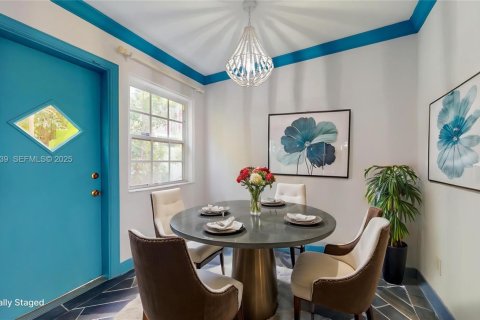 Купить виллу или дом в Майами-Бич, Флорида 1 спальня, 60.39м2, № 1976372 - фото 9