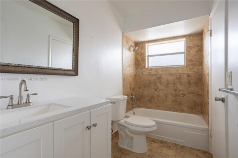 Снять в аренду кондоминиум в Лодердейл-Лейкс, Флорида 1 спальня, 63.55м2, № 2027626 - фото 12