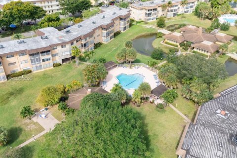 Снять в аренду кондоминиум в Лодердейл-Лейкс, Флорида 1 спальня, 63.55м2, № 2027626 - фото 29