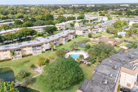 Снять в аренду кондоминиум в Лодердейл-Лейкс, Флорида 1 спальня, 63.55м2, № 2027626 - фото 28