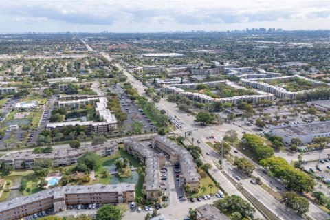 Снять в аренду кондоминиум в Лодердейл-Лейкс, Флорида 1 спальня, 63.55м2, № 2027626 - фото 22