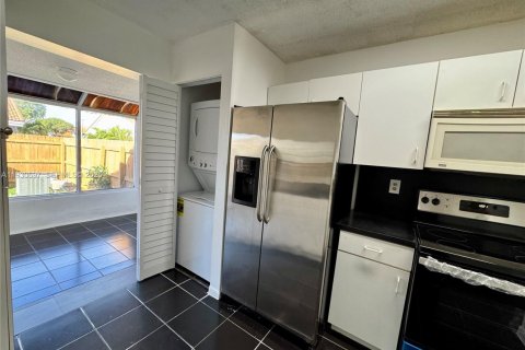 Touwnhouse à louer à Miami, Floride: 2 chambres, 93.83 m2 № 1989462 - photo 22