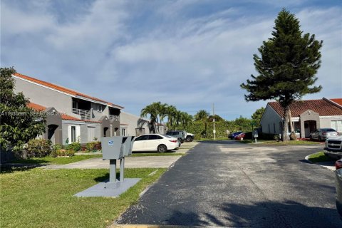 Touwnhouse à louer à Miami, Floride: 2 chambres, 93.83 m2 № 1989462 - photo 26