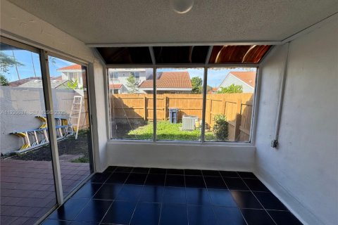 Touwnhouse à louer à Miami, Floride: 2 chambres, 93.83 m2 № 1989462 - photo 21