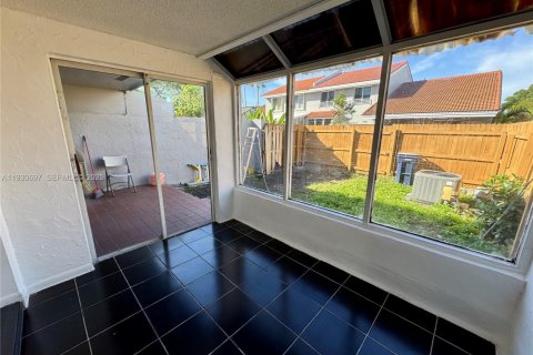 Touwnhouse à louer à Miami, Floride: 2 chambres, 93.83 m2 № 1989462 - photo 20