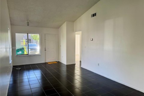 Touwnhouse à louer à Miami, Floride: 2 chambres, 93.83 m2 № 1989462 - photo 8