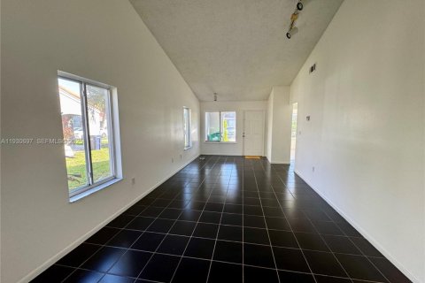 Touwnhouse à louer à Miami, Floride: 2 chambres, 93.83 m2 № 1989462 - photo 16