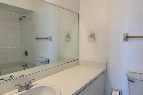 Touwnhouse à louer à Miami, Floride: 2 chambres, 93.83 m2 № 1989462 - photo 6