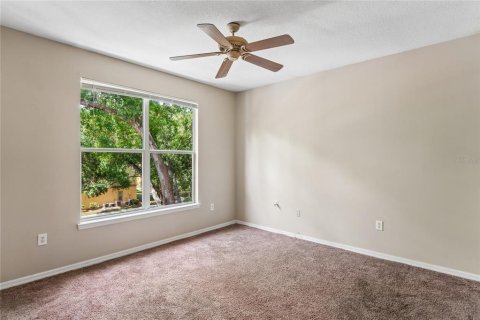 Condo in Tampa, Florida, 3 bedrooms № 2157343 - photo 20