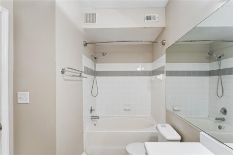 Condo in Tampa, Florida, 3 bedrooms № 2157343 - photo 25