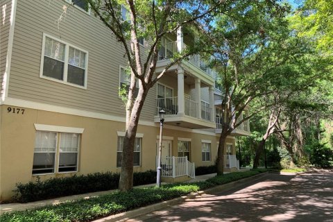 Condo in Gainesville, Florida, 1 bedroom  № 1824192 - photo 1