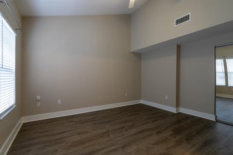 Condo in Gainesville, Florida, 1 bedroom  № 1824192 - photo 10