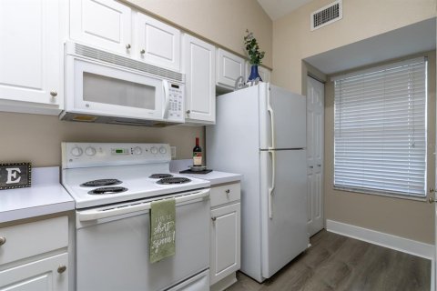 Condo in Gainesville, Florida, 1 bedroom  № 1824192 - photo 4
