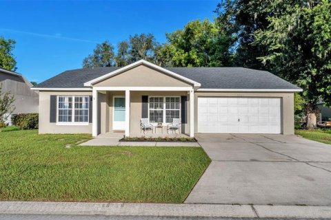 House in Lakeland, Florida 3 bedrooms, 136.29 sq.m. № 2297083
