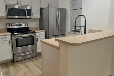 Touwnhouse à Kissimmee, Floride 4 chambres № 2153495
