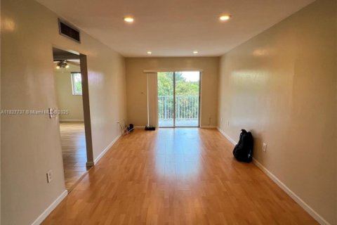 Copropriété à vendre à North Miami, Floride: 1 chambre, 61.87 m2 № 1977261 - photo 10