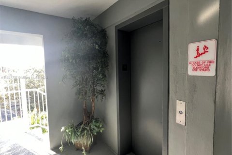 Copropriété à vendre à North Miami, Floride: 1 chambre, 61.87 m2 № 1977261 - photo 2