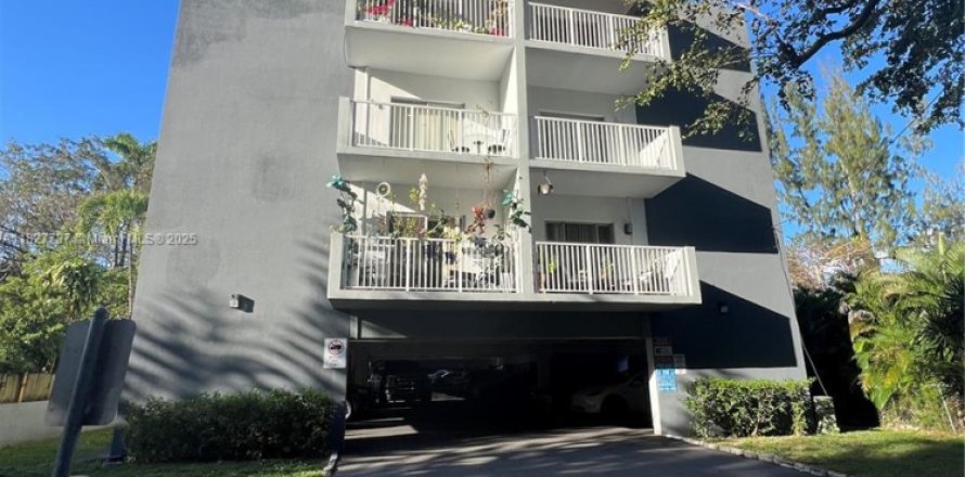 Condo à North Miami, Floride, 1 chambre  № 1977261