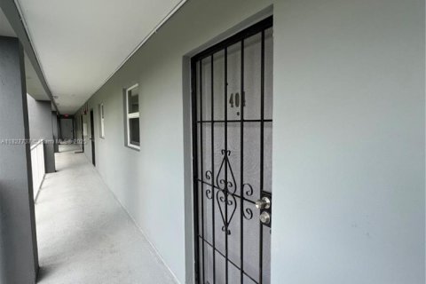 Copropriété à vendre à North Miami, Floride: 1 chambre, 61.87 m2 № 1977261 - photo 6