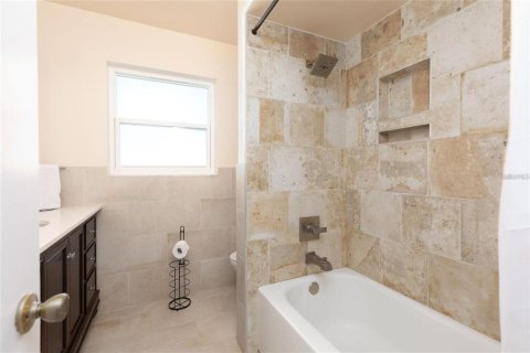 Casa en venta en Saint Petersburg, Florida, 4 dormitorios, 165.09 m2 № 1857734 - foto 18