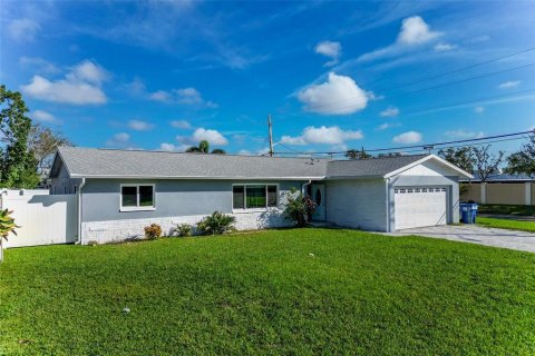 Casa en venta en Saint Petersburg, Florida, 4 dormitorios, 165.09 m2 № 1857734 - foto 1