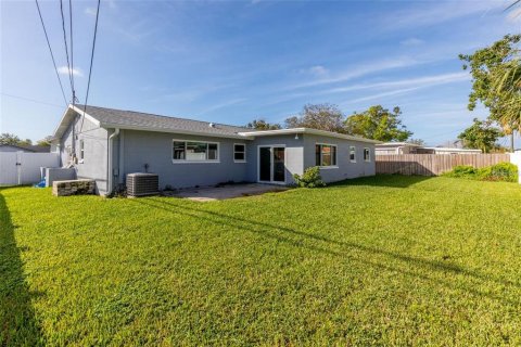 Casa en venta en Saint Petersburg, Florida, 4 dormitorios, 165.09 m2 № 1857734 - foto 20