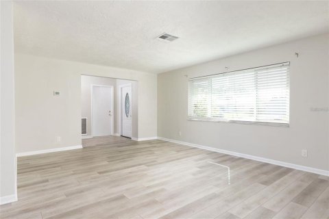 Casa en venta en Saint Petersburg, Florida, 4 dormitorios, 165.09 m2 № 1857734 - foto 3