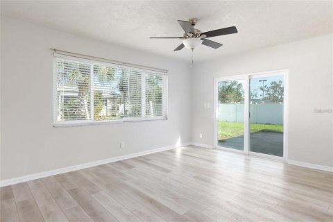 Casa en venta en Saint Petersburg, Florida, 4 dormitorios, 165.09 m2 № 1857734 - foto 8